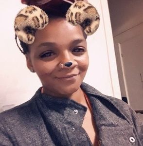 Meet your Posher, Justine